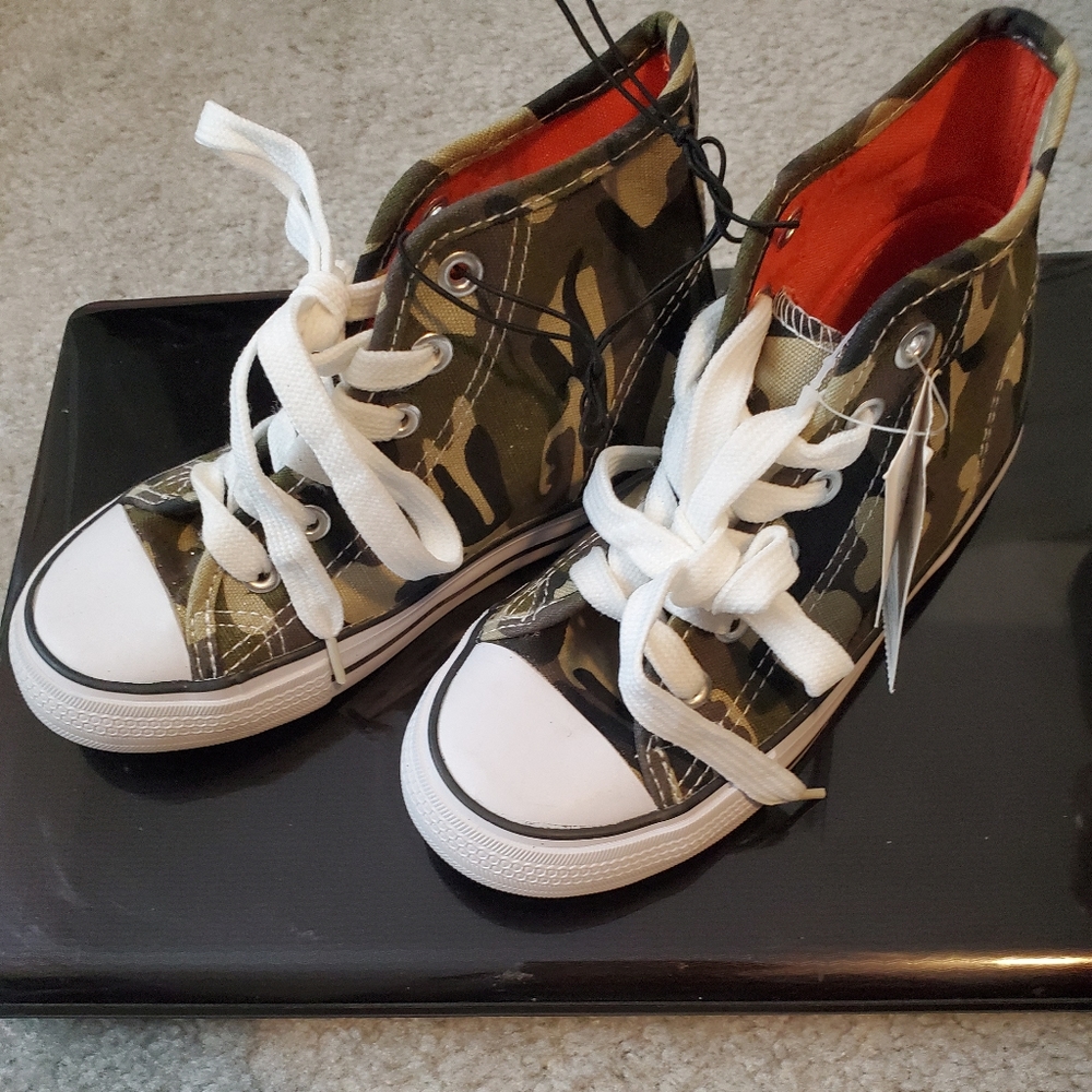 Boys HI TOP Camo Athletic Shoes